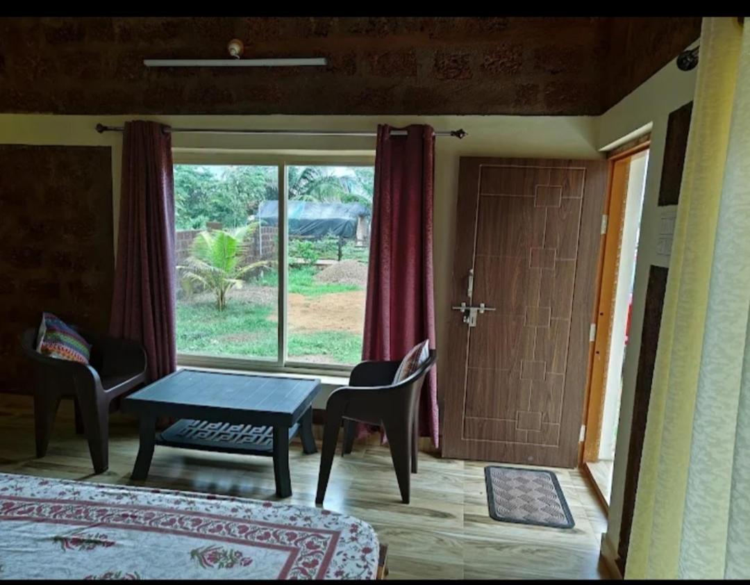 גוקרנה Riverstone Riverfront Farmhouse חדר תמונה