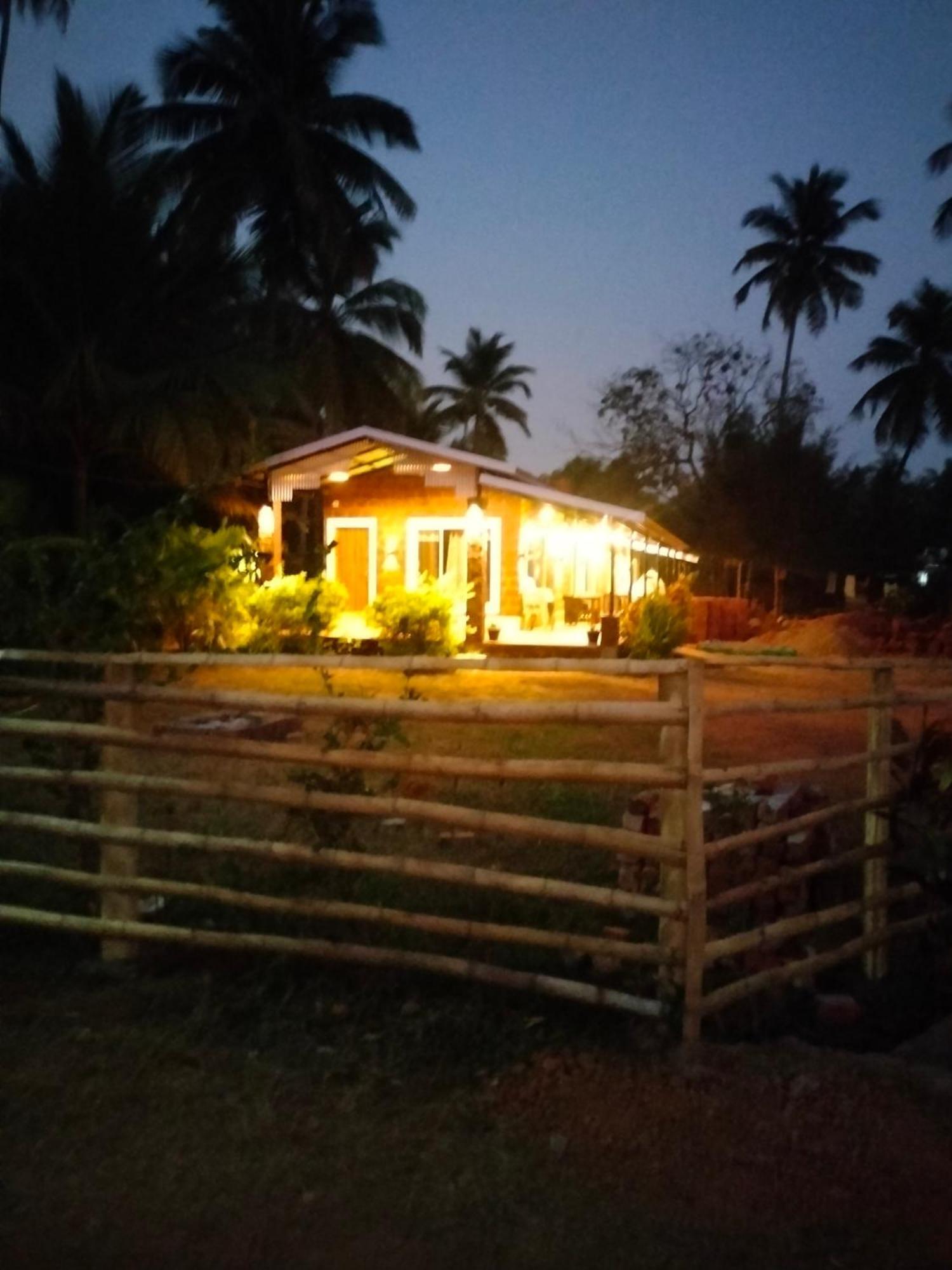 גוקרנה Riverstone Riverfront Farmhouse חדר תמונה